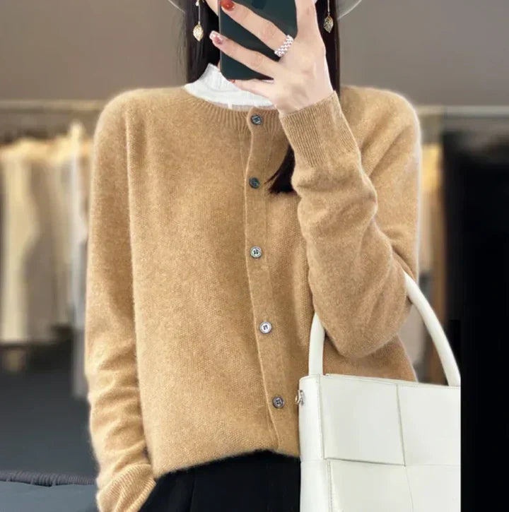 ANNIKA | Soft Woolen Cardigan